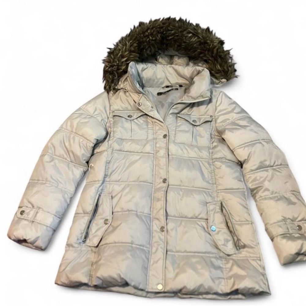 Great condition Steve Madden silver puffer coat with fur hood!